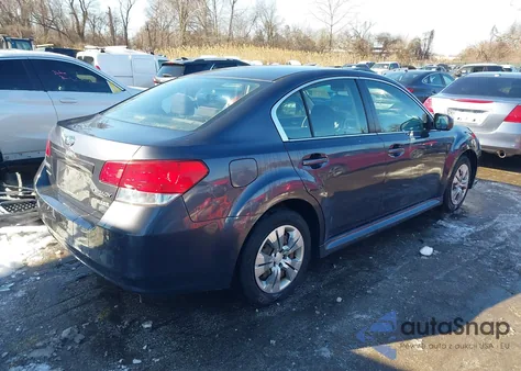 2013 Subaru Legacy 2.5I z USA, uszkodzony, nr VIN 4S3BMBA66D3036193